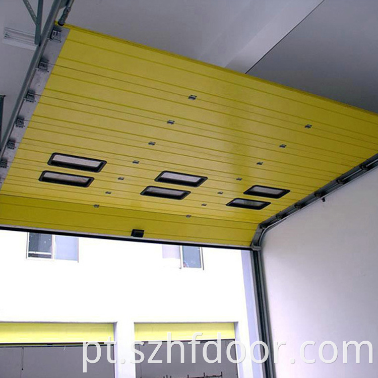 Vertical electric lift door